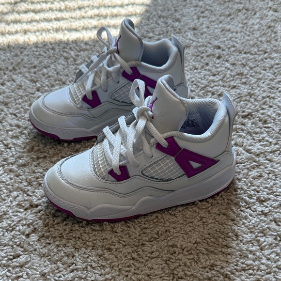 Jordan Kids Sneakers in White and Purple - Picture 2 of 6